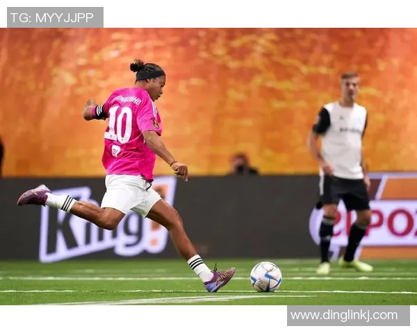 小罗足球明星挂画展现传奇风采点亮你的居家空间 小罗足球明星挂画展现传奇风采点亮你的居家空间