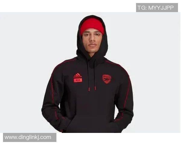 足球明星穿搭时尚秀明星卫衣魅力图片分享与解析