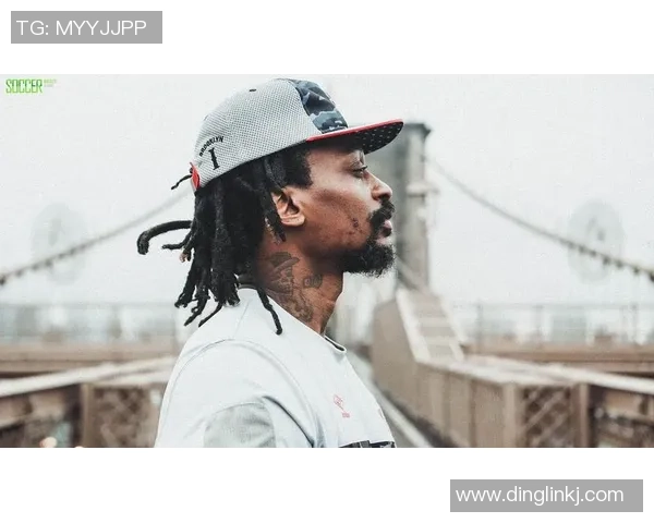 足球明星与嘻哈文化的完美结合展现个性与风格的精彩瞬间 足球明星与嘻哈文化的完美结合展现个性与风格的精彩瞬间