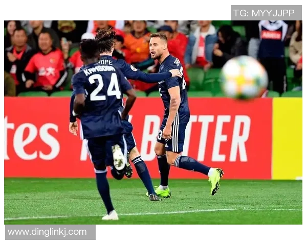 当前足球明星盘点及其在赛场上的精彩表现分析